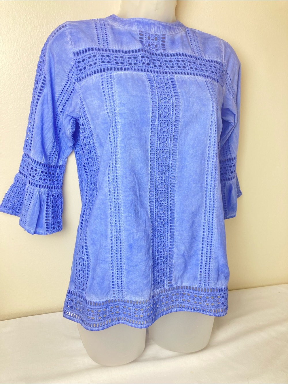 THML Cotton Eyelet Periwinkle Blue 3/4 Bell Sleeve Top Size XS - Picture 2 of 16